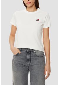 Tommy Jeans - TOMMY JEANS Beżowy damski t-shirt z małym logo, Rozmiar L. Kolor: beżowy #1