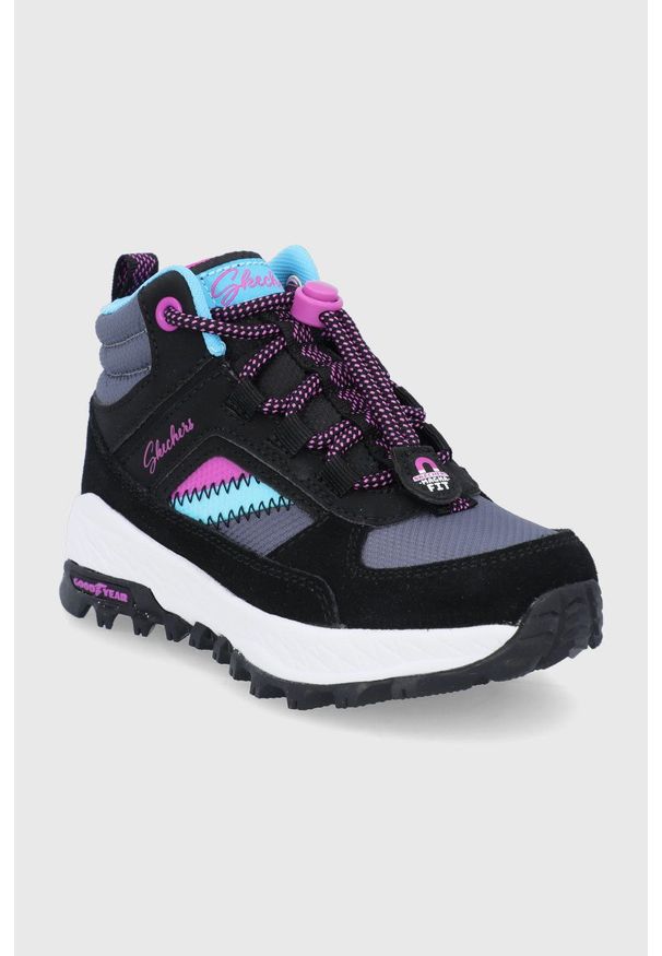 skechers - Skechers Buty dziecięce kolor czarny. Nosek buta: okrągły. Kolor: czarny. Materiał: guma. Szerokość cholewki: normalna