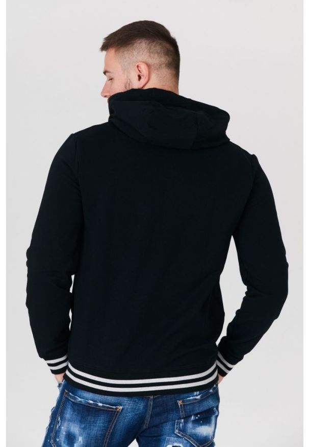 Guess - GUESS Czarna bluza męska z kapturem na zamek. Typ kołnierza: kaptur. Kolor: czarny. Wzór: aplikacja