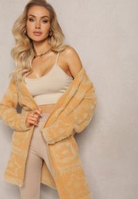 Renee - Brązowy Długi Kardigan Puszysty Aborra. Kolekcja: plus size. Kolor: brązowy. Materiał: tkanina, dzianina. Długość: długie. Wzór: aplikacja