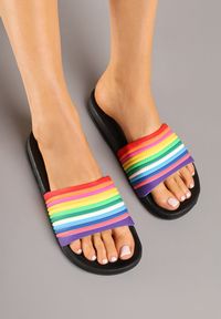 Renee - Czarne Klapki Ozdobione Tęczą Galaria. Okazja: na plażę, na co dzień. Kolor: czarny. Wzór: aplikacja. Sezon: lato. Styl: casual, elegancki #3