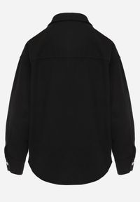 Born2be - Czarna Bawełniana Kurtka Jeansowa o Koszulowym Kroju na Napy Yrelola. Okazja: na co dzień, do pracy. Kolor: czarny. Materiał: jeans, bawełna. Długość: długie. Styl: casual, klasyczny #4