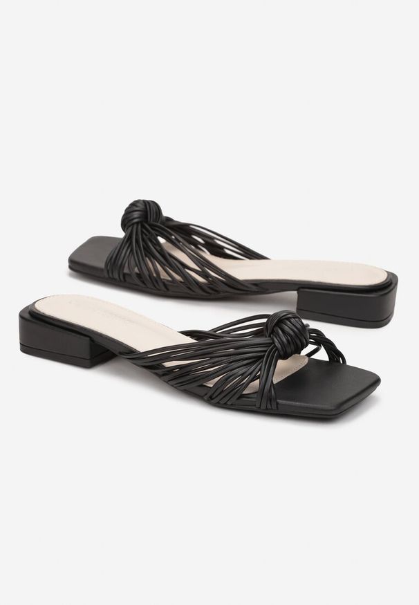 Born2be - Czarne Klapki na Płaskim Obcasie ze Splątanymi Paskami Melani. Okazja: na co dzień. Kolor: czarny. Obcas: na obcasie. Styl: elegancki, casual. Wysokość obcasa: niski