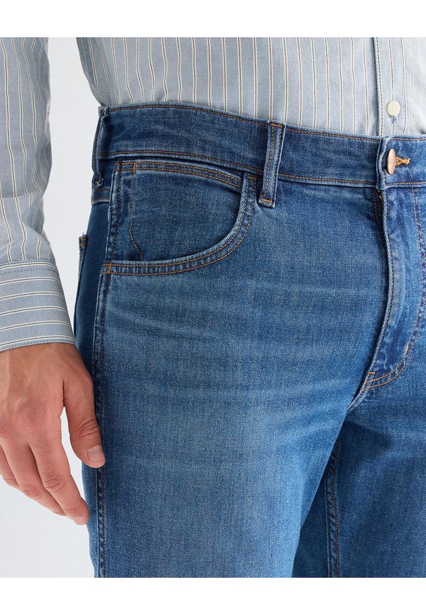 Wrangler - MĘSKIE SPODNIE WRANGLER GREENSBORO MID VISUAL 112378816