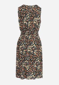 Born2be - Czarno-Żółta Wiskozowa Sukienka w Kwiaty z Kopertową Górą Nervila. Kolor: czarny. Materiał: wiskoza. Wzór: kwiaty. Typ sukienki: kopertowe #7