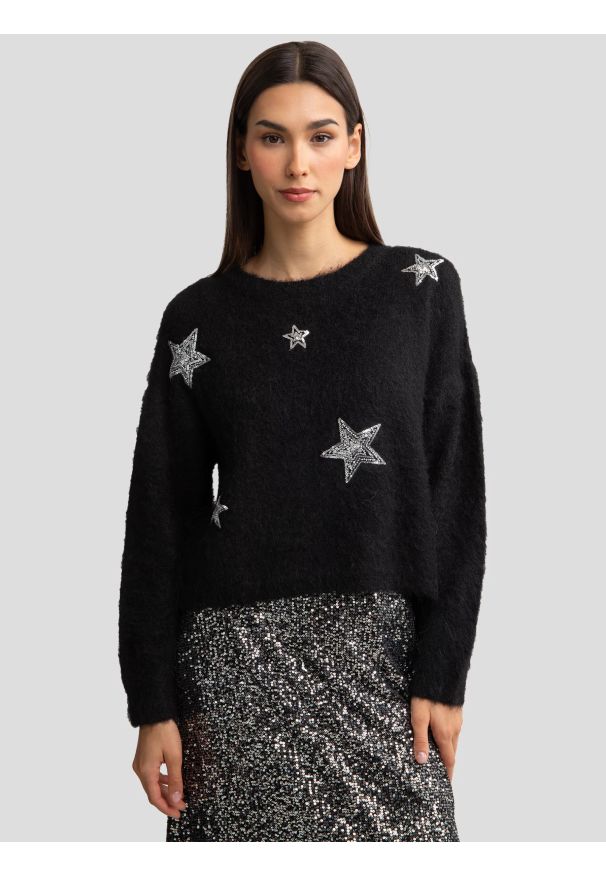 Big-Star - Sweter damski z dodatkiem wełny z aplikacją czarny Starlia 906. Kolor: czarny. Materiał: wełna. Długość: krótkie. Wzór: aplikacja. Styl: retro