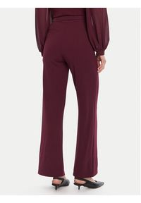 Rinascimento Spodnie materiałowe CFC0125304003 Bordowy Regular Fit. Kolor: czerwony. Materiał: syntetyk #2