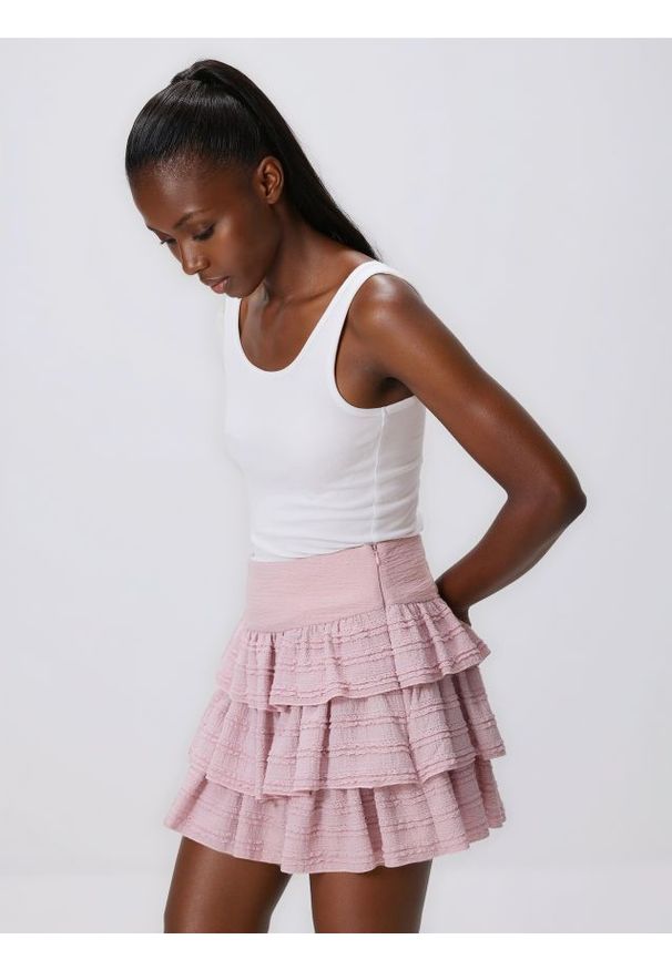 Reserved - Spódnica mini z falbanami - pastelowy róż. Kolor: różowy. Materiał: dzianina