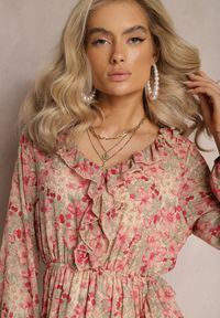 Renee - Beżowo-Różowa Sukienka Rozkloszowana w Kwiaty z Gumką w Pasie Bledareta. Kolor: beżowy. Materiał: materiał. Wzór: kwiaty