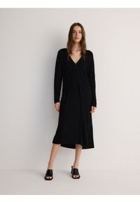 Reserved - Dzianinowa sukienka maxi - czarny. Kolor: czarny. Materiał: dzianina. Długość: maxi #1