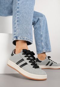 Born2be - Szaro-Czarne Sneakersy z Ozdobnymi Paskami Rilanira. Okazja: na co dzień. Zapięcie: pasek. Kolor: szary. Materiał: jeans. Wzór: paski