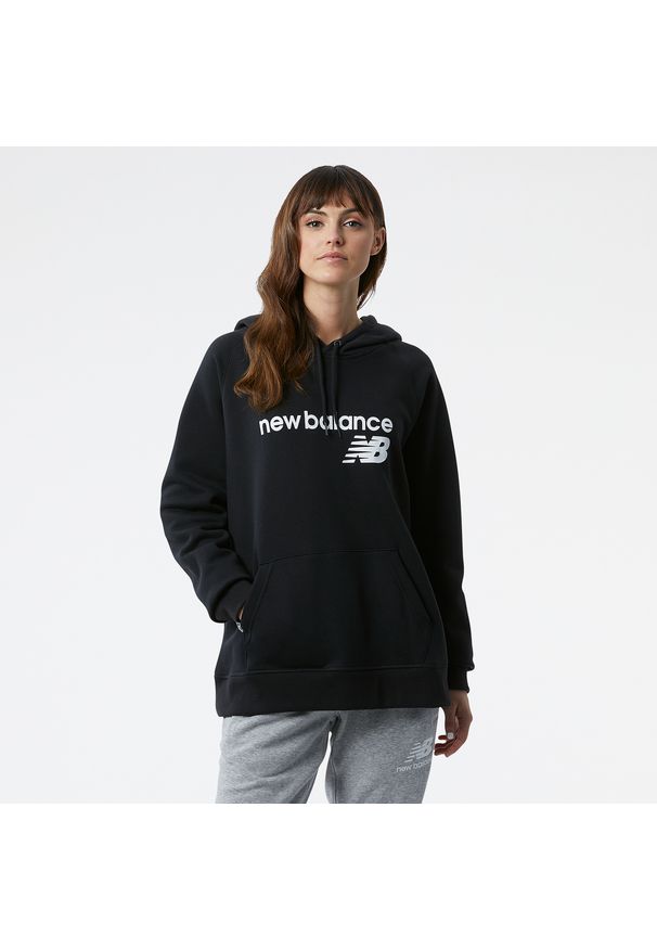 Bluza damska New Balance WT03810BK – czarna. Typ kołnierza: kaptur. Kolor: czarny. Materiał: bawełna, tkanina