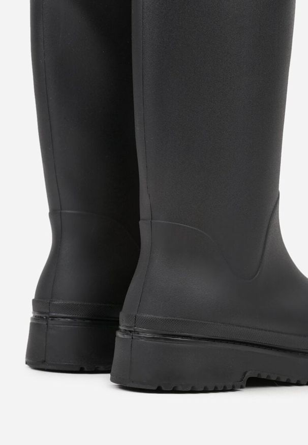 Renee - Czarne Kalosze Ozdobione Napisem ze Ściągaczem przy Cholewce Voslia. Okazja: na spacer. Kolor: czarny. Materiał: jeans. Szerokość cholewki: normalna. Wzór: aplikacja, napisy. Styl: klasyczny