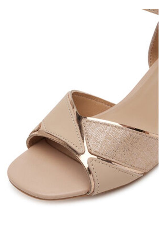 Lasocki Sandały SWILK WYL3454-1Z Beżowy. Kolor: beżowy. Materiał: skóra