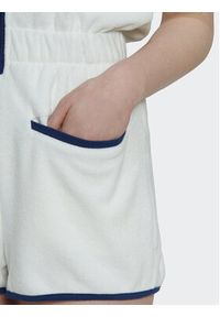 Adidas - adidas Kombinezon Towel-Terry HT5937 Biały Loose Fit. Kolor: biały. Materiał: syntetyk