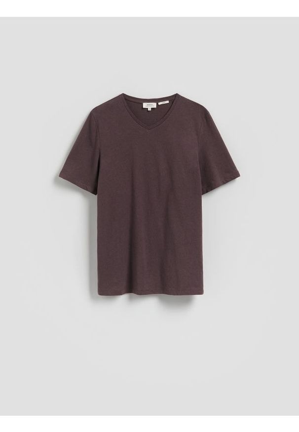 Reserved - T-shirt regular fit z lnem - brązowy. Kolor: brązowy. Materiał: len