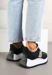 Renee - Czarne Sneakersy na Platformie z Ozdobnymi Cyrkoniami Fenarelle. Okazja: na co dzień. Zapięcie: sznurówki. Kolor: czarny. Materiał: jeans. Obcas: na platformie #4