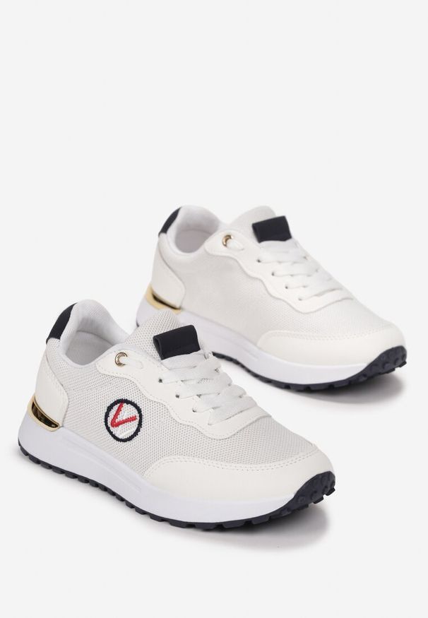 Born2be - Białe Sneakersy z Metalicznymi Wstawkami i Drobnym Haftem c. Wysokość cholewki: przed kostkę. Kolor: biały. Szerokość cholewki: normalna. Wzór: haft. Obcas: na płaskiej podeszwie