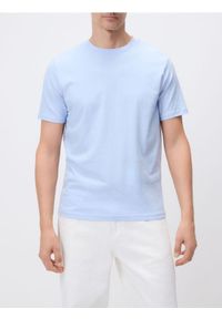 Reserved - T-shirt regular fit z lnem - jasnoniebieski. Kolor: niebieski. Materiał: len