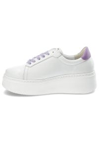 CheBello - Białe Sneakersy Chebello Damskie Stylowe Obuwie. Kolor: biały. Materiał: skóra. Szerokość cholewki: normalna. Wzór: aplikacja. Obcas: na obcasie. Styl: elegancki. Wysokość obcasa: średni #3