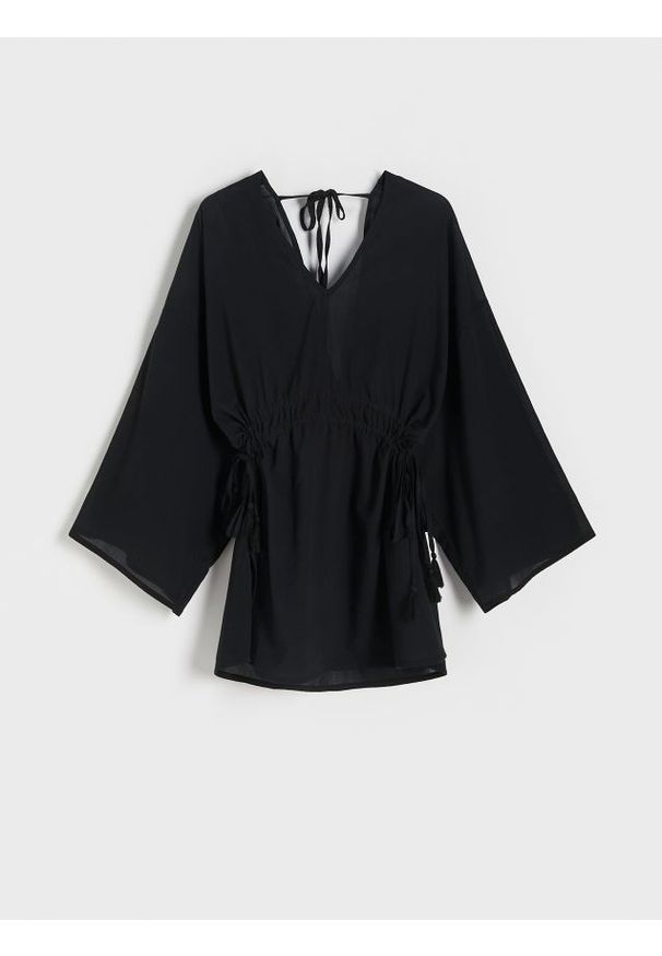 Reserved - Narzutka plażowa - czarny. Okazja: na plażę. Kolor: czarny. Materiał: bawełna, tkanina. Wzór: gładki