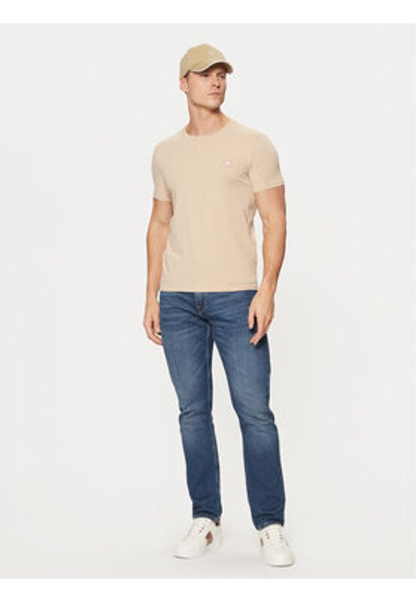 Guess T-Shirt M2YI24 J1314 Beżowy Slim Fit. Kolor: beżowy. Materiał: bawełna