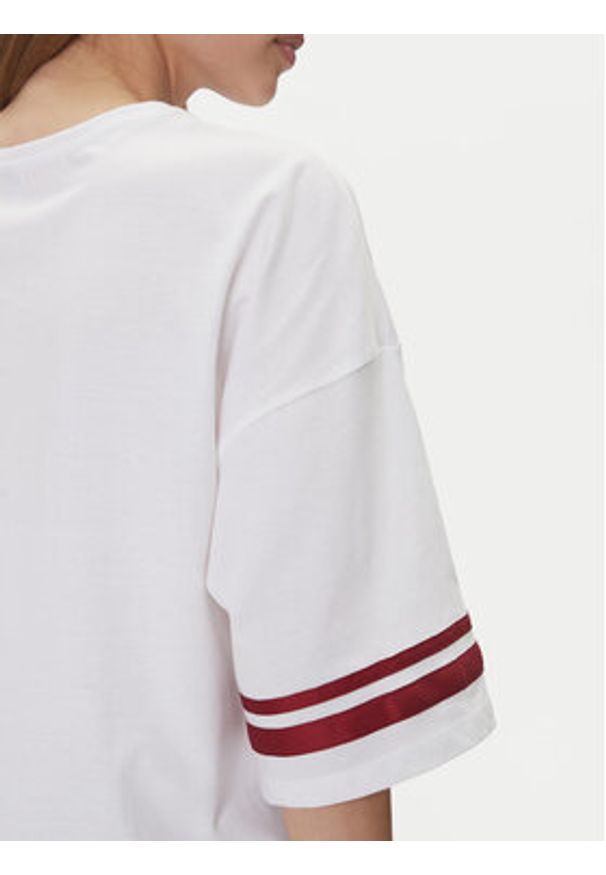 only - ONLY T-Shirt Paloma 15351935 Biały Regular Fit. Kolor: biały. Materiał: syntetyk