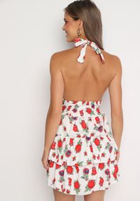 Born2be - Biała Sukienka Wiązana na Szyi w Kwiatowy Print z Falbankami Virivia. Typ kołnierza: kołnierz z falbankami. Kolor: biały. Materiał: jeans. Wzór: nadruk, kwiaty. Styl: elegancki #7