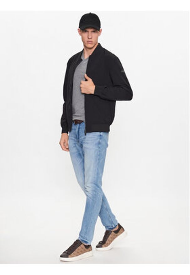 Guess Kurtka bomber M3YL04 WFGG2 Czarny Regular Fit. Kolor: czarny. Materiał: syntetyk