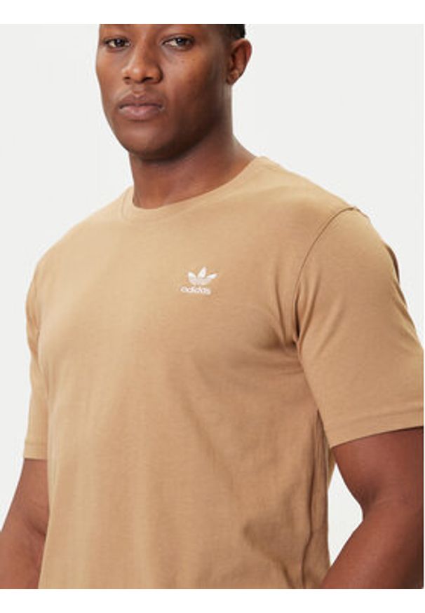 Adidas - adidas T-Shirt Trefoil Essentials JX2824 Beżowy Regular Fit. Kolor: beżowy. Materiał: bawełna