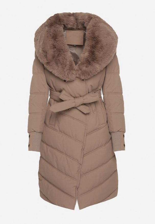 Born2be - Ciemnobeżowa Elegancka Kurtka z Pikowanymi Przeszyciami i Futrzanym Kołnierzem Gallea. Okazja: na spacer, na co dzień. Kolor: beżowy. Materiał: futro. Sezon: zima. Styl: elegancki