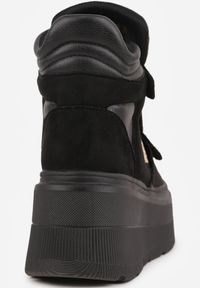 Renee - Czarne Botki Sneakersy Vices na Platformie w Stylu Y2K Gelira. Okazja: na co dzień. Zapięcie: rzepy. Kolor: czarny. Materiał: jeans. Wzór: aplikacja. Sezon: lato. Obcas: na platformie #7