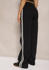 Renee - Czarne Jeansy High Waist o Szerokim Kroju z Ozdobnymi Lampasami Ulivira. Okazja: na co dzień. Stan: podwyższony. Kolor: czarny. Styl: casual, elegancki #4