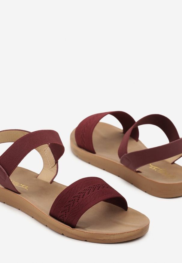 Born2be - Bordowe Sandały na Płaskiej Podeszwie z Elastycznymi Paskami Linarietia. Okazja: na co dzień, na spacer. Zapięcie: pasek. Kolor: czerwony. Materiał: jeans. Wzór: paski. Obcas: na płaskiej podeszwie. Styl: elegancki, casual