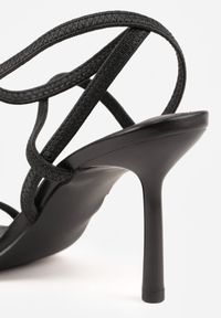 Renee - Czarne Sandały na Szpilce z Dopasowującymi się do Stopy Paskami Usinrya. Zapięcie: pasek. Kolor: czarny. Materiał: satyna. Wzór: paski. Obcas: na szpilce. Wysokość obcasa: średni #3
