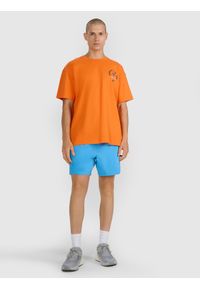 4f - 4F T-shirt oversize z nadrukiem męski - pomarańczowy M. Okazja: na co dzień. Kolor: pomarańczowy. Materiał: jersey, materiał, bawełna. Wzór: nadruk. Styl: sportowy, klasyczny, casual