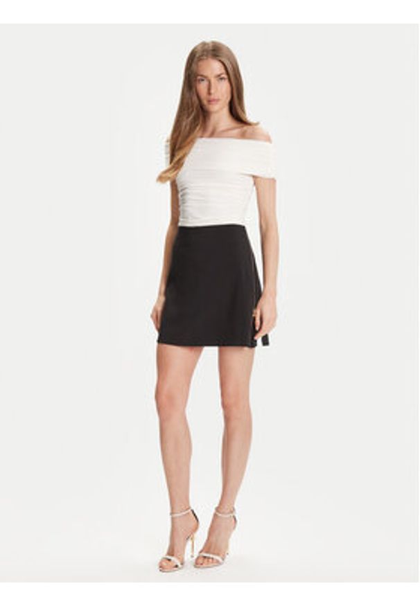 Rinascimento Spódnica ołówkowa CFC0125225003 Czarny Slim Fit. Kolor: czarny. Materiał: syntetyk