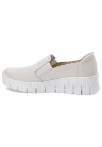Białe Półbuty Wasak Modne Obuwie Damskie. Okazja: na co dzień. Kolor: biały. Materiał: materiał. Wzór: grochy. Styl: casual, elegancki #4