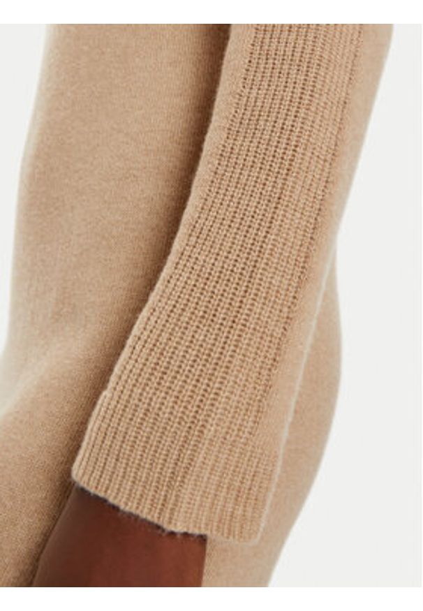 United Colors of Benetton - United Colors Of Benetton Sukienka dzianinowa 1235DV01T Beżowy Regular Fit. Kolor: beżowy. Materiał: syntetyk