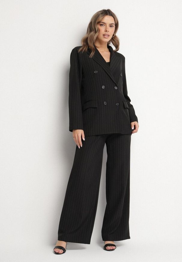 Born2be - Czarne Garniturowe Spodnie Szerokie z Wiskozą i Paskiem Ellifira. Okazja: na co dzień, na spotkanie biznesowe. Kolor: czarny. Materiał: wiskoza. Styl: casual, elegancki, biznesowy