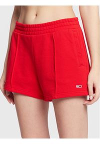 Tommy Jeans Szorty sportowe Essential DW0DW12626 Czerwony Regular Fit. Kolor: czerwony. Materiał: bawełna #1