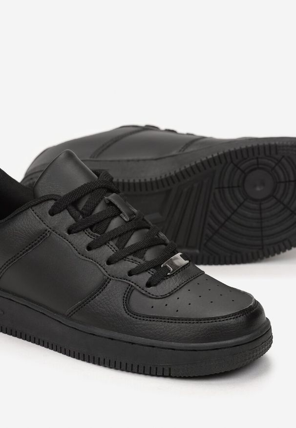 Renee - Czarne Sznurowane Sneakersy do Kostki Akema. Okazja: na co dzień. Nosek buta: okrągły. Zapięcie: sznurówki. Kolor: czarny. Materiał: jeans, materiał, skóra. Wzór: aplikacja. Obcas: na obcasie. Wysokość obcasa: niski