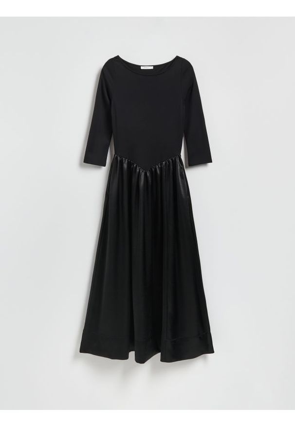 Reserved - Sukienka z ozdobnym dołem - czarny. Kolor: czarny. Materiał: dzianina, wiskoza