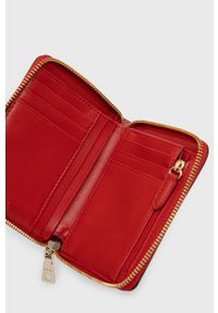 DKNY - Dkny portfel damski kolor beżowy. Kolor: czerwony. Materiał: materiał. Wzór: gładki