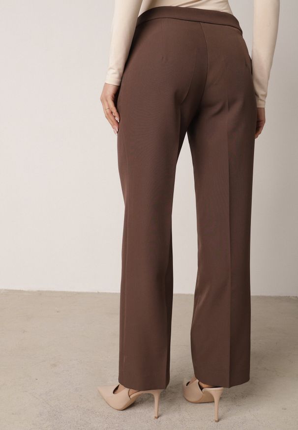 Born2be - Brązowe Garniturowe Spodnie VICES na Kant z Wszytym Paskiem z Klamrą Azivore. Okazja: na spotkanie biznesowe, na co dzień. Kolor: brązowy. Styl: elegancki, biznesowy, casual