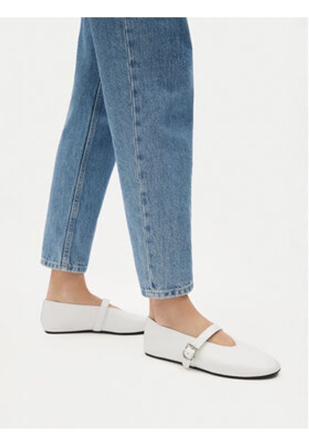 Badura Baleriny ELAN-V1860-131-1 Biały. Kolor: biały. Materiał: skóra