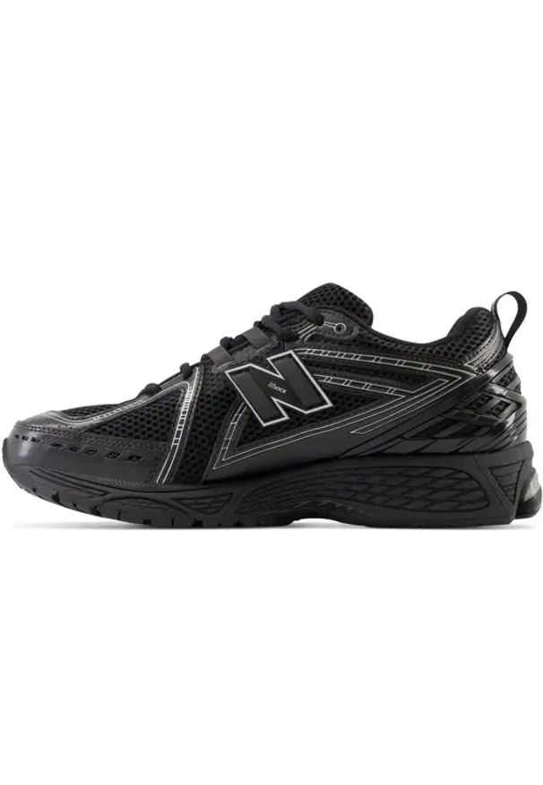 New Balance M1906RCH Sneakersy unisex. Okazja: na co dzień. Kolor: czarny. Materiał: syntetyk. Szerokość cholewki: normalna. Sezon: lato