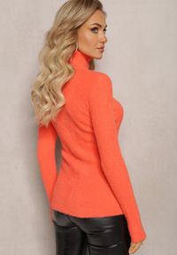 Renee - Pomarańczowy Golf Wełniany Prążkowany Detova. Typ kołnierza: golf. Kolor: pomarańczowy. Materiał: wełna, prążkowany. Długość rękawa: długi rękaw. Długość: długie. Styl: klasyczny #5