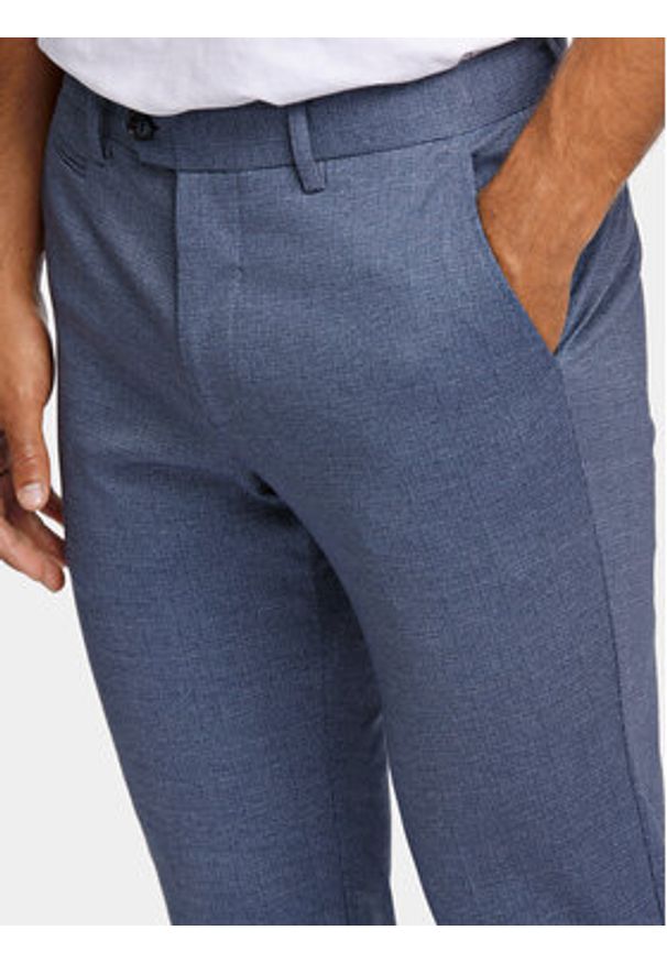 Lindbergh Chinosy 30-006031 Niebieski Slim Fit. Kolor: niebieski. Materiał: syntetyk