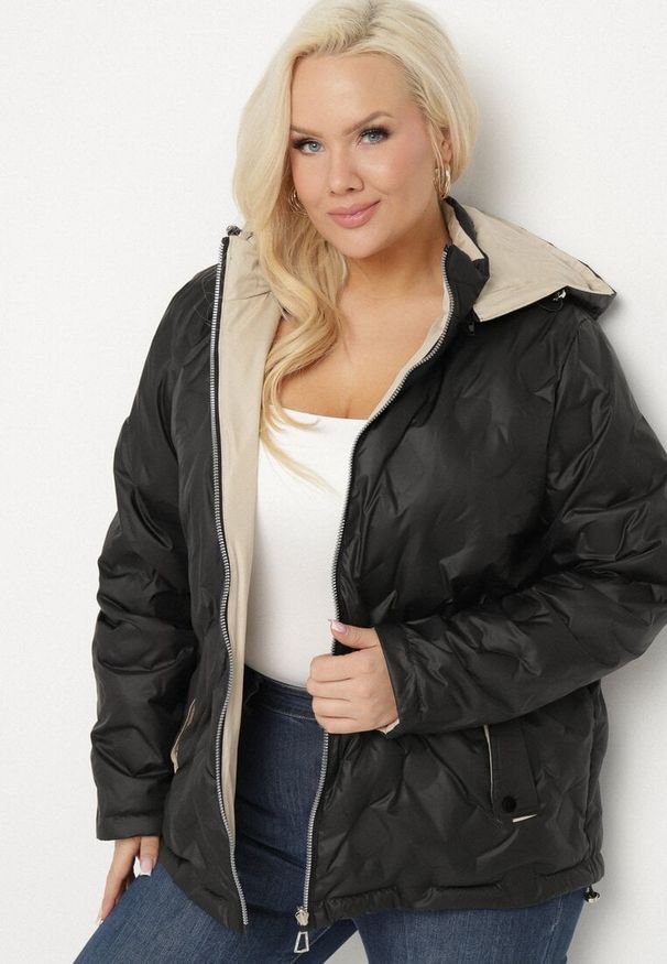 Born2be - Czarna Kurtka Dwustronna z Odpinanym Kapturem Frolbia. Okazja: na co dzień. Kolor: czarny. Materiał: jeans. Wzór: gładki. Styl: klasyczny, elegancki, casual